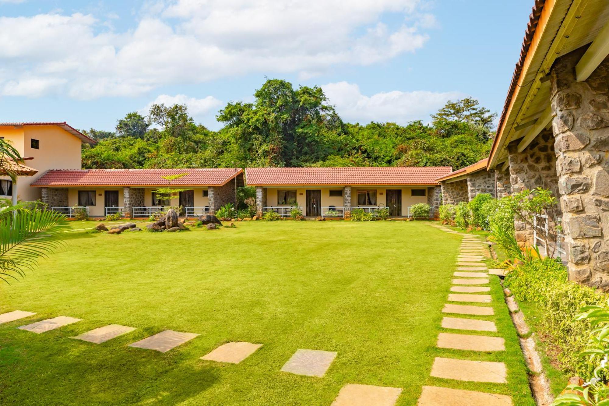 Casa Amora Лонавала Экстерьер фото